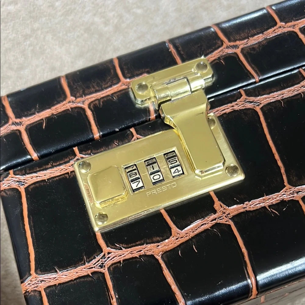 Elegant Black and Brown Crocodile Pattern Briefcase - Picture 5 of 16